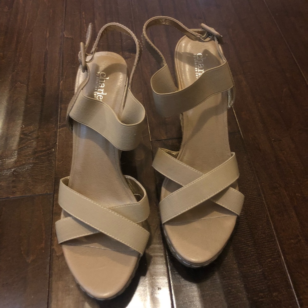 NEVER WORN Platform Wedges - Tan